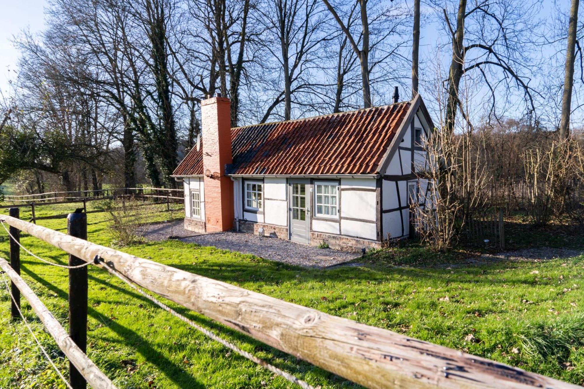 Vakantiewoningen 'Hoeve De Witte Olifant' Noorbeek Esterno foto