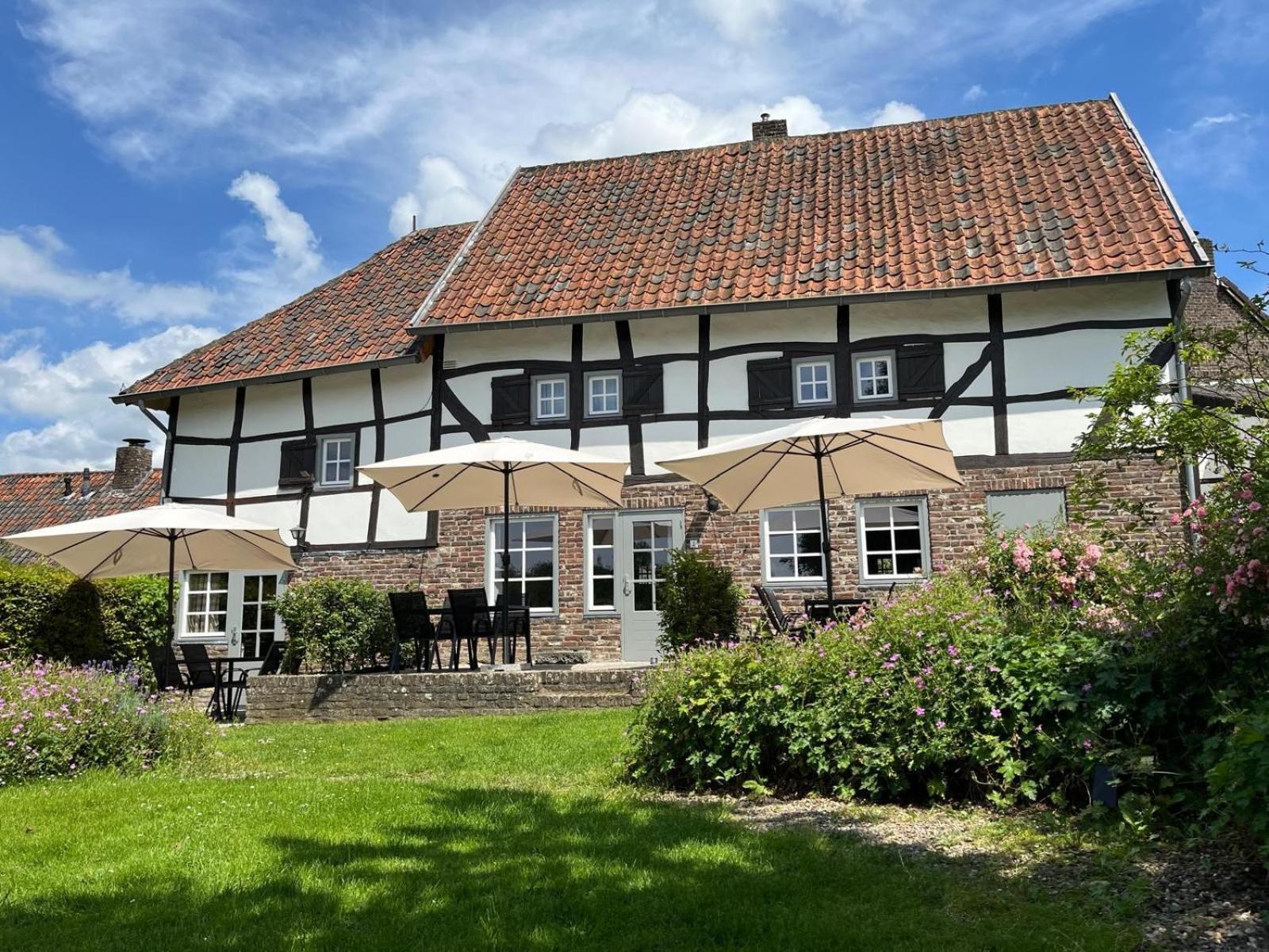 Vakantiewoningen 'Hoeve De Witte Olifant' Noorbeek Esterno foto