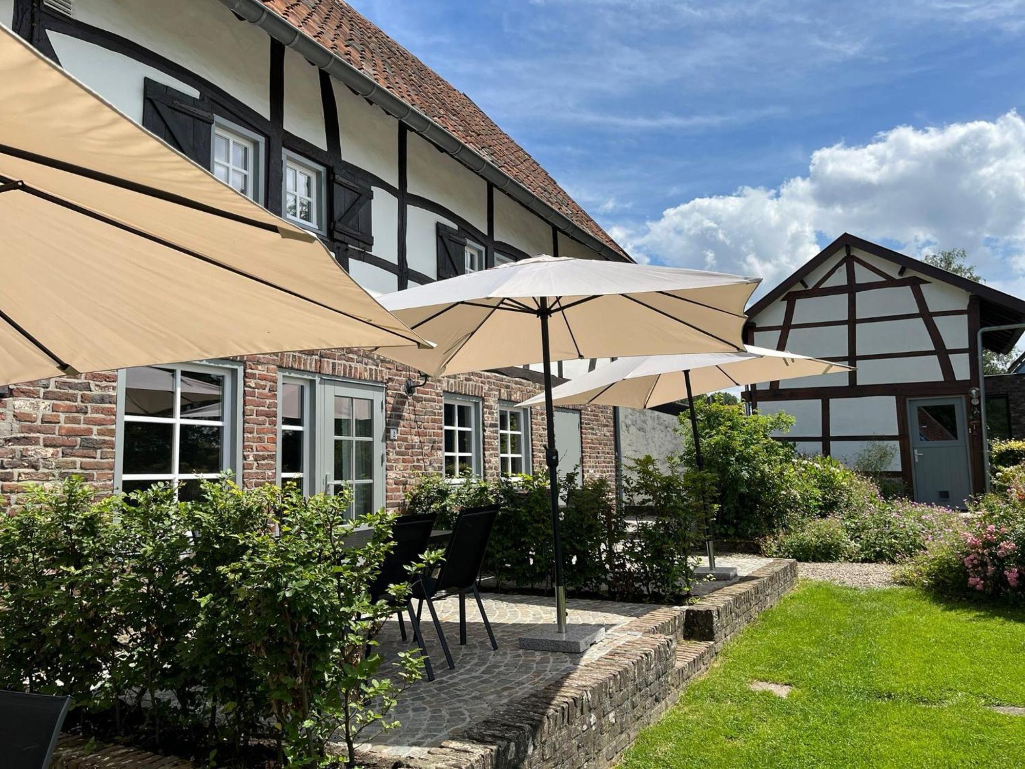 Vakantiewoningen 'Hoeve De Witte Olifant' Noorbeek Esterno foto